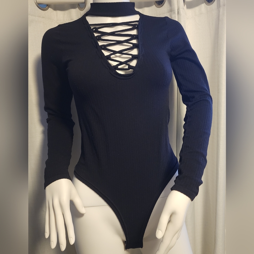 Sexy Cutout Neckline Black Bodysuit